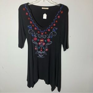 NWT Anthropologie Caite Black Floral Shark-Bite Hem Boho Top